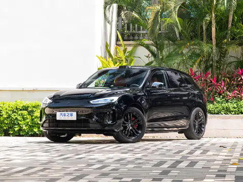 问界M5-2025款-增程-Ultra-四驱版FOB宁波，最小起订量：3-4件（一个40英尺高柜集装箱）（可混合包装），新车