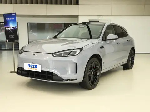 问界M5-2025款-增程-Ultra-四驱版FOB宁波，最小起订量：3-4件（一个40英尺高柜集装箱）（可混合包装），新车