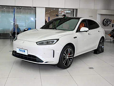 问界M5-2025款-增程-Ultra-四驱版FOB宁波，最小起订量：3-4件（一个40英尺高柜集装箱）（可混合包装），新车