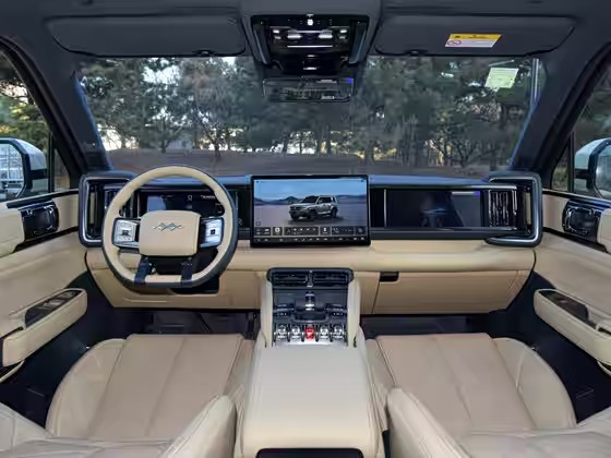 1755569097212857.jpg 560x420_c42_autohomecar__ChxkPmffZtaAHrR0ABbWkMaq8Tg764.jpg