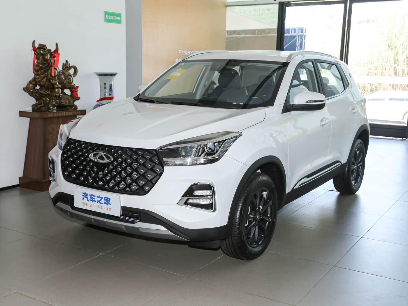 瑞虎5x 2024款 汽油 惠民版1.5L CVT时尚型 FOB宁波，最小起订量：3-4 件（一个40 英尺高柜集装箱）（可混合包装），新车