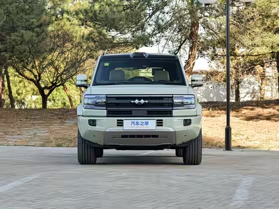 豹5 2025款 云辇激光乾崑智驾版 FOB宁波，最小起订量：3-4 件（一个40 英尺高柜集装箱）（可混合包装），新车