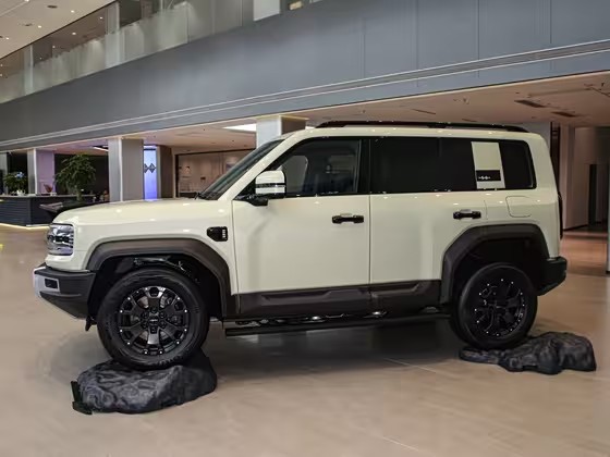 豹5 2023款 云辇旗舰版FOB宁波，最小起订量：3-4 件（一个40 英尺高柜集装箱）（可混合包装），新车