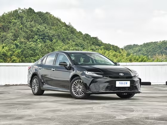 凯美瑞 2024款 双擎 2.0HG 尊贵版 FOB宁波，最小起订量：3-4 件（一个40 英尺高柜集装箱）（可混合包装），新车