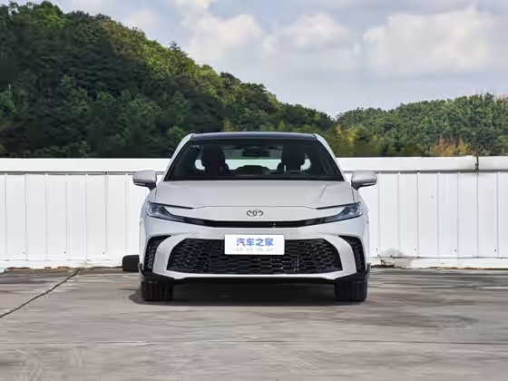 凯美瑞 2024款 双擎 2.0HS 运动版 FOB宁波，最小起订量：3-4 件（一个40 英尺高柜集装箱）（可混合包装），新车