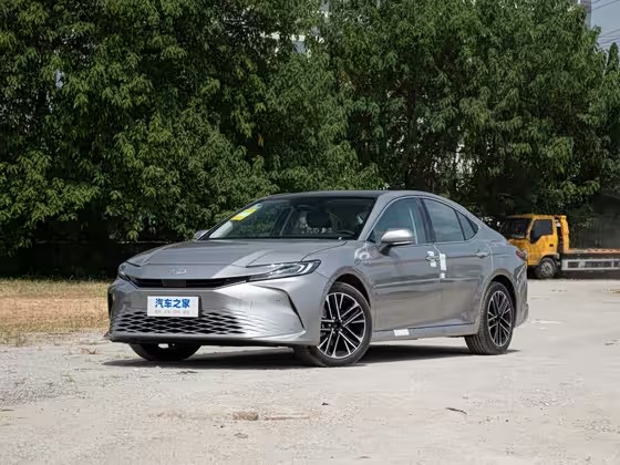 凯美瑞 2024款 双擎 2.5HXS 运动Plus版 FOB宁波，最小起订量：3-4 件（一个40 英尺高柜集装箱）（可混合包装），新车