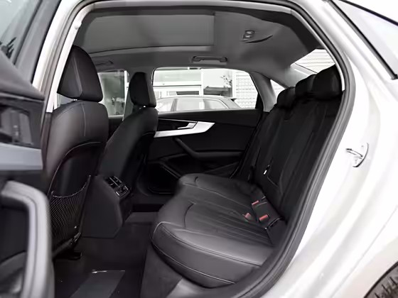 Audi A4L-2018-Audi A4L-30 Anniversary Model-40-TFSI-Fashion FOB Ningbo, минимальный объем заказа: 3-4 шт. (один 40-футовый высокий контейнер) (смешиваемая упаковка), подержанный автомобиль, бензиновый автомобиль