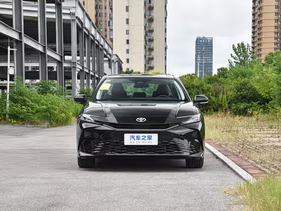 凯美瑞 2026款 双擎 2.0HE 精英版 FOB宁波，最小起订量：3-4 件（一个40 英尺高柜集装箱）（可混合包装），新车