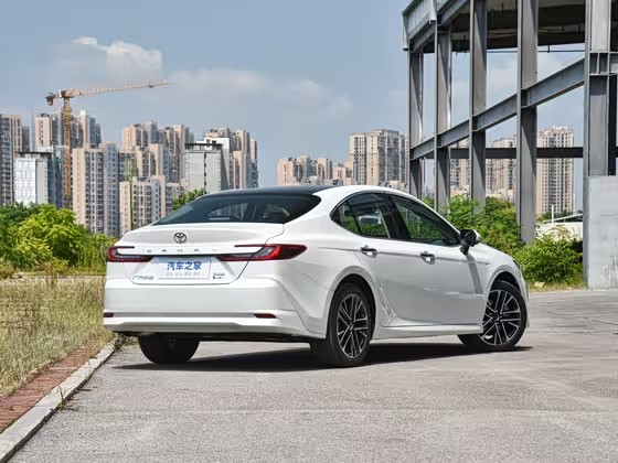 凯美瑞 2026款 双擎 2.0HG 尊贵版 FOB宁波，最小起订量：3-4 件（一个40 英尺高柜集装箱）（可混合包装），新车