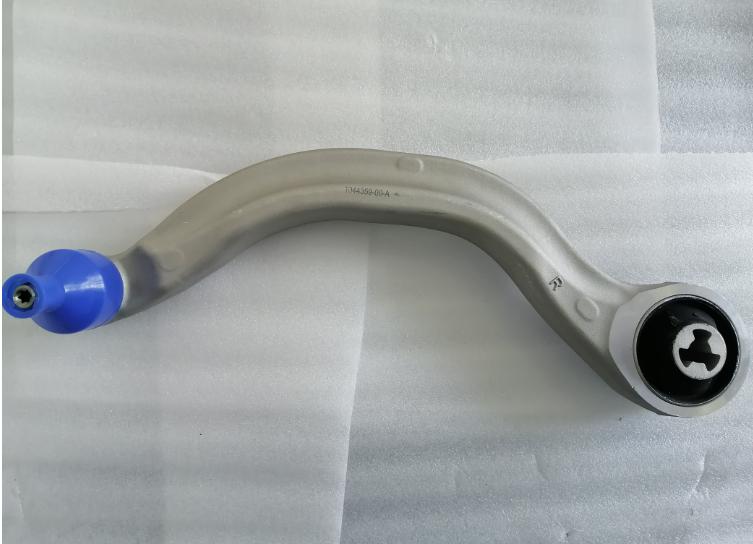 前下弯臂总成右（铝锻） 1044359-00-A