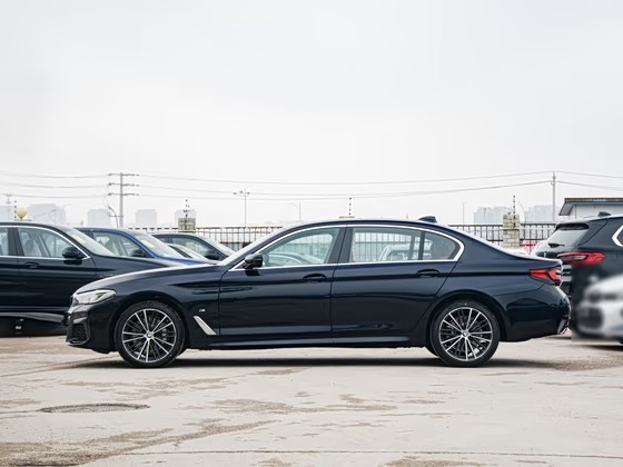 宝马5系 2023款 宝马530Li xDrive M运动套装 FOB宁波，最小起订量：3-4 件（一个40 英尺高柜集装箱）（可混合包装），二手车，汽油车