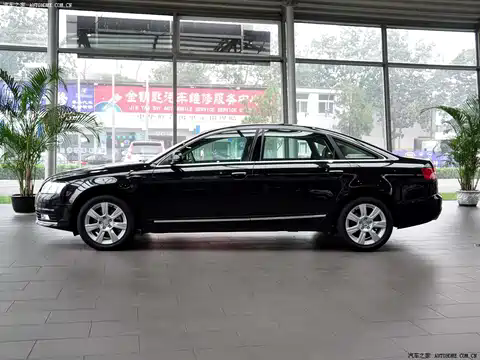 奥迪A6L-2010款-奥迪A6L-2.4-豪华型FOB宁波，最小起订量：3-4件（一个40英尺高柜集装箱）（可混合包装），二手车，汽油车