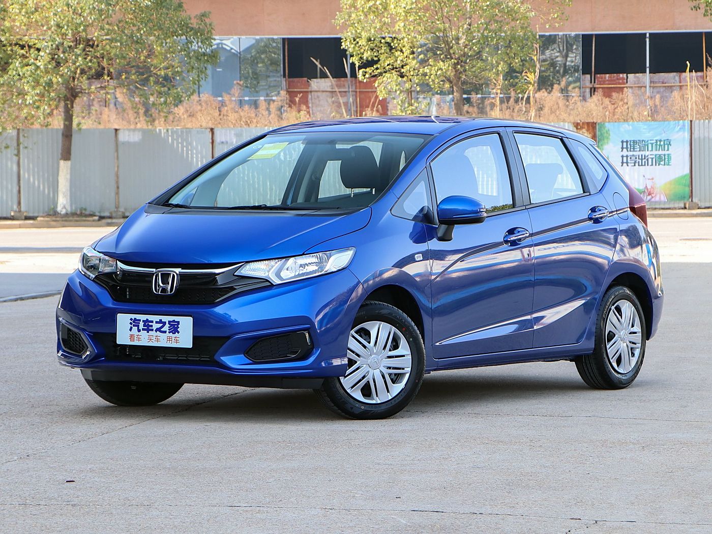 本田飞度2018款 1.5L CVT舒适天窗版-FOB宁波，最小起订量：3-4 件（一个40 英尺高柜集装箱）（可混合包装），二手车 油车
