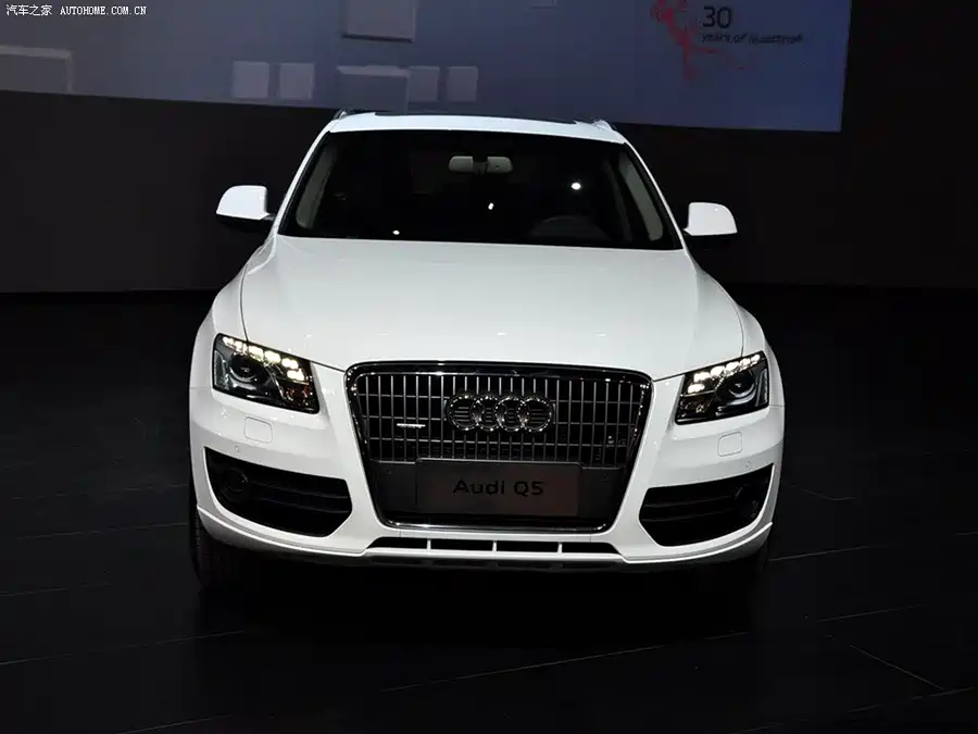 奥迪Q5-2011款-奥迪Q5-2.0-TFSI-动感型FOB宁波，最小起订量：3-4件（一个40英尺高柜集装箱）（可混合包装），二手车