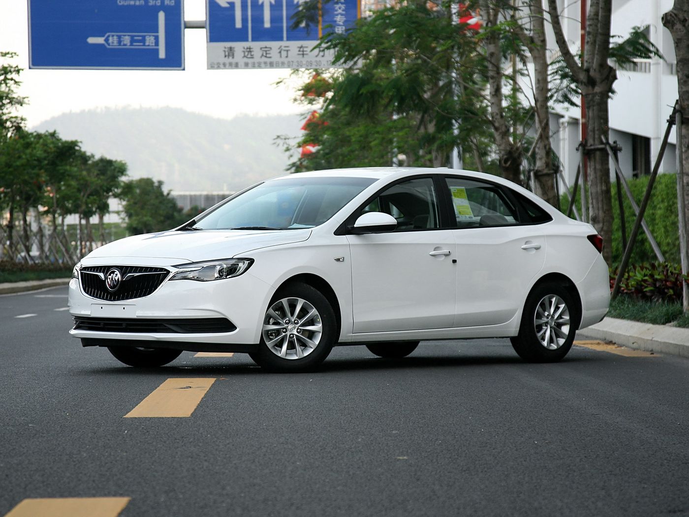 别克英朗2019款 18T 自动互联精英型 国VI-FOB宁波，最小起订量：3-4 件（一个40 英尺高柜集装箱）（可混合包装），油车 二手车