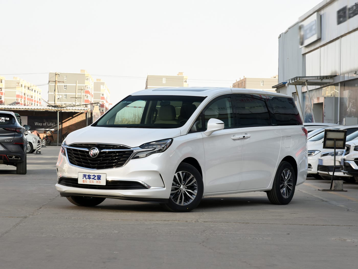 Buick GL82021 land business cabin 652t comfortable-FOB Ningbo, minimum order quantity: 3-4 pieces (a 40-foot container) (mixed packaging), used car oil truck