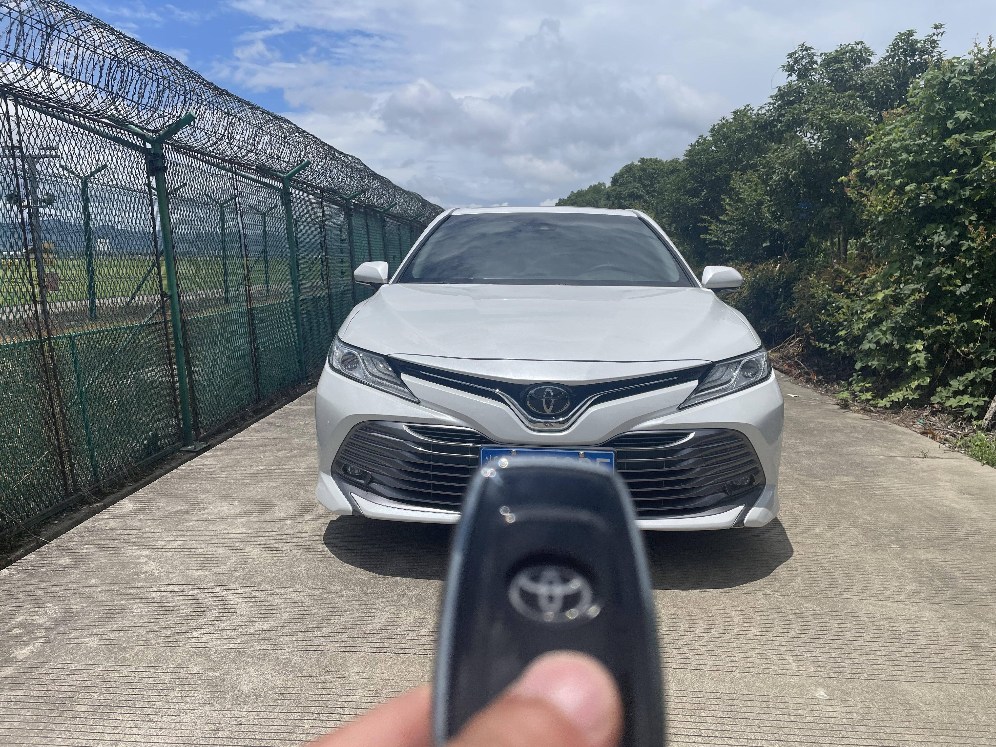 凯美瑞 2019款 2.0G 豪华版 国V 汽油 FOB宁波，最小起订量：3-4 件（一个40 英尺高柜集装箱）（可混合包装），二手车