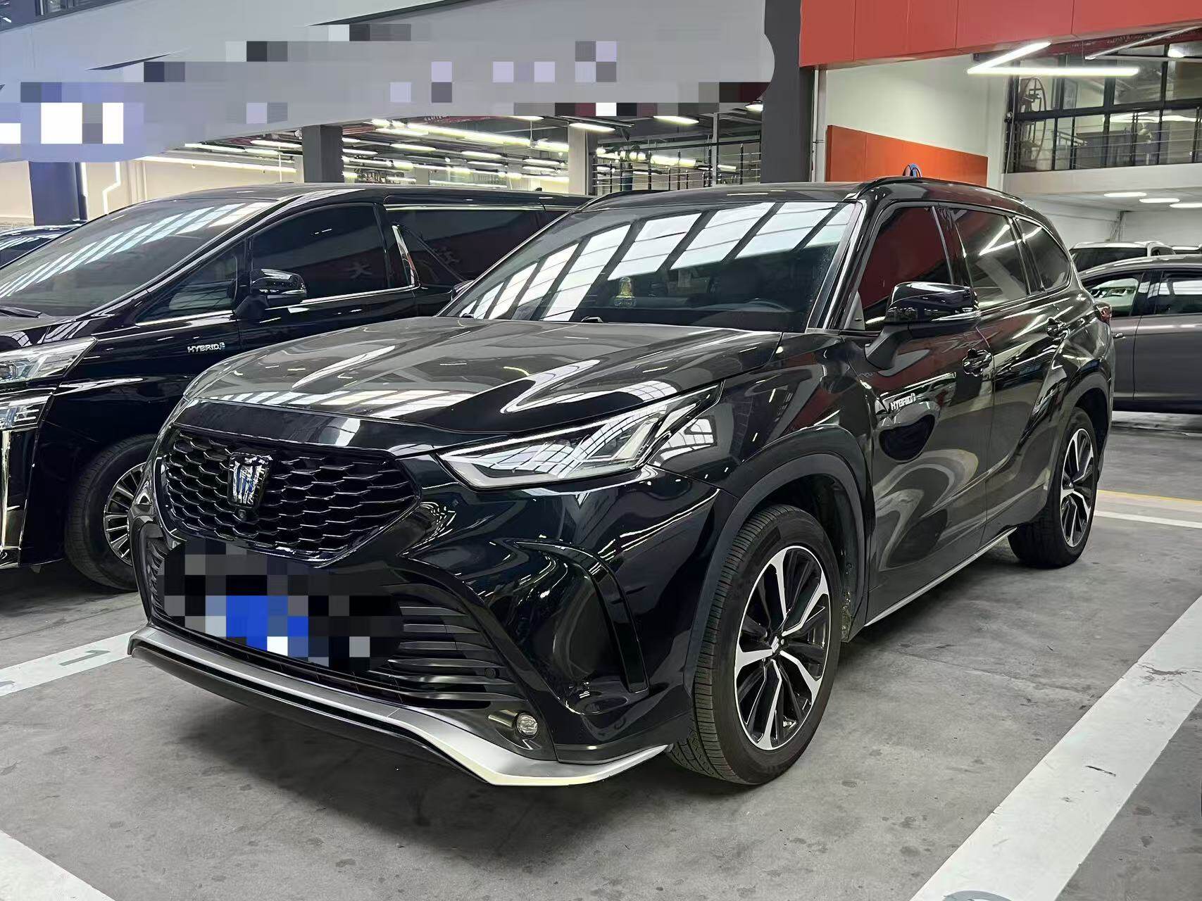 皇冠陆放 2023款 2.5LHEV四驱尊贵版 汽油  FOB宁波，最小起订量：3-4 件（一个40 英尺高柜集装箱）（可混合包装），二手车