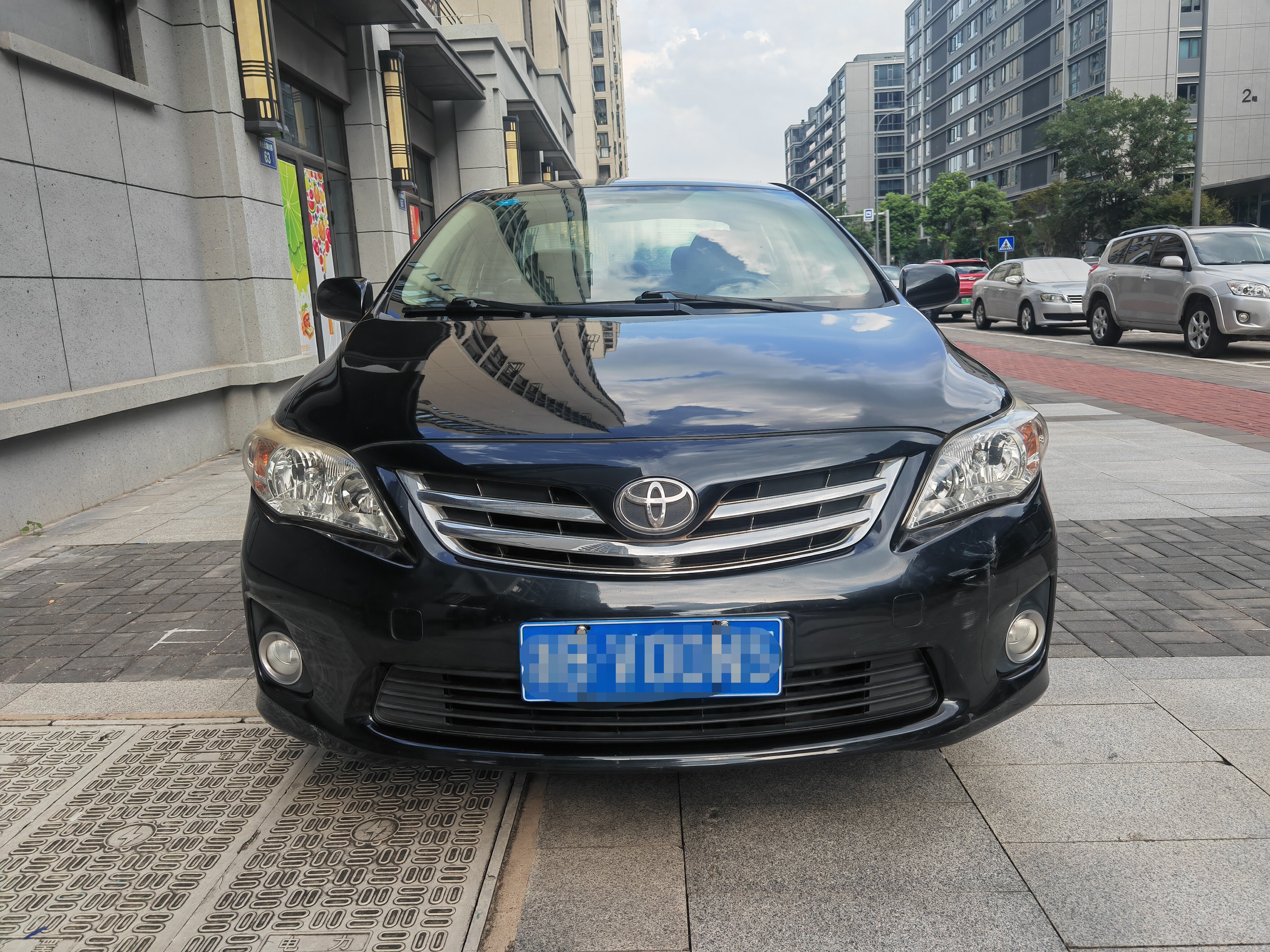 Corolla 2011 1.6L автоматический GL люк версия бензина FOB Ningbo, минимальный объем заказа: 3-4 шт. (один 40-футовый высокий контейнер) (смешиваемая упаковка), подержанный автомобиль