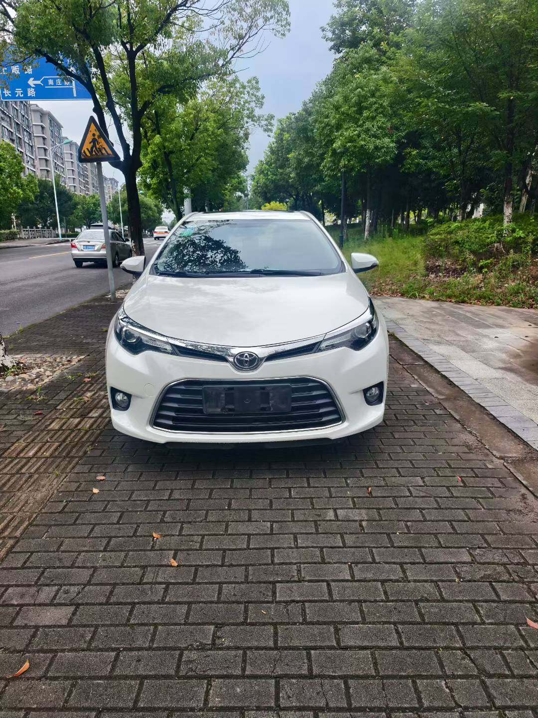 雷凌 2016款 1.6G 手动精英版 汽油 FOB宁波，最小起订量：3-4 件（一个40 英尺高柜集装箱）（可混合包装），二手车