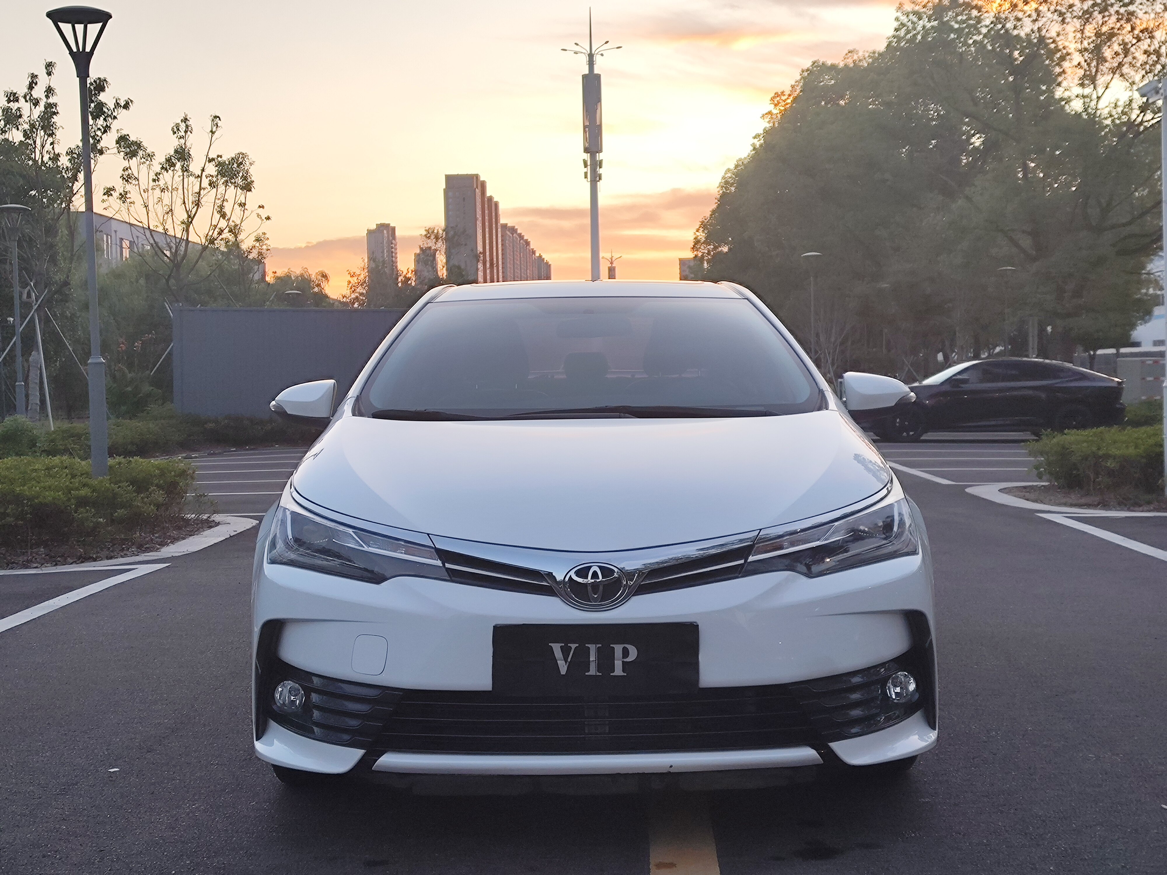 卡罗拉 2018款 1.2T S-CVT GL-i智辉版 汽油 FOB宁波，最小起订量：3-4 件（一个40 英尺高柜集装箱）（可混合包装），二手车