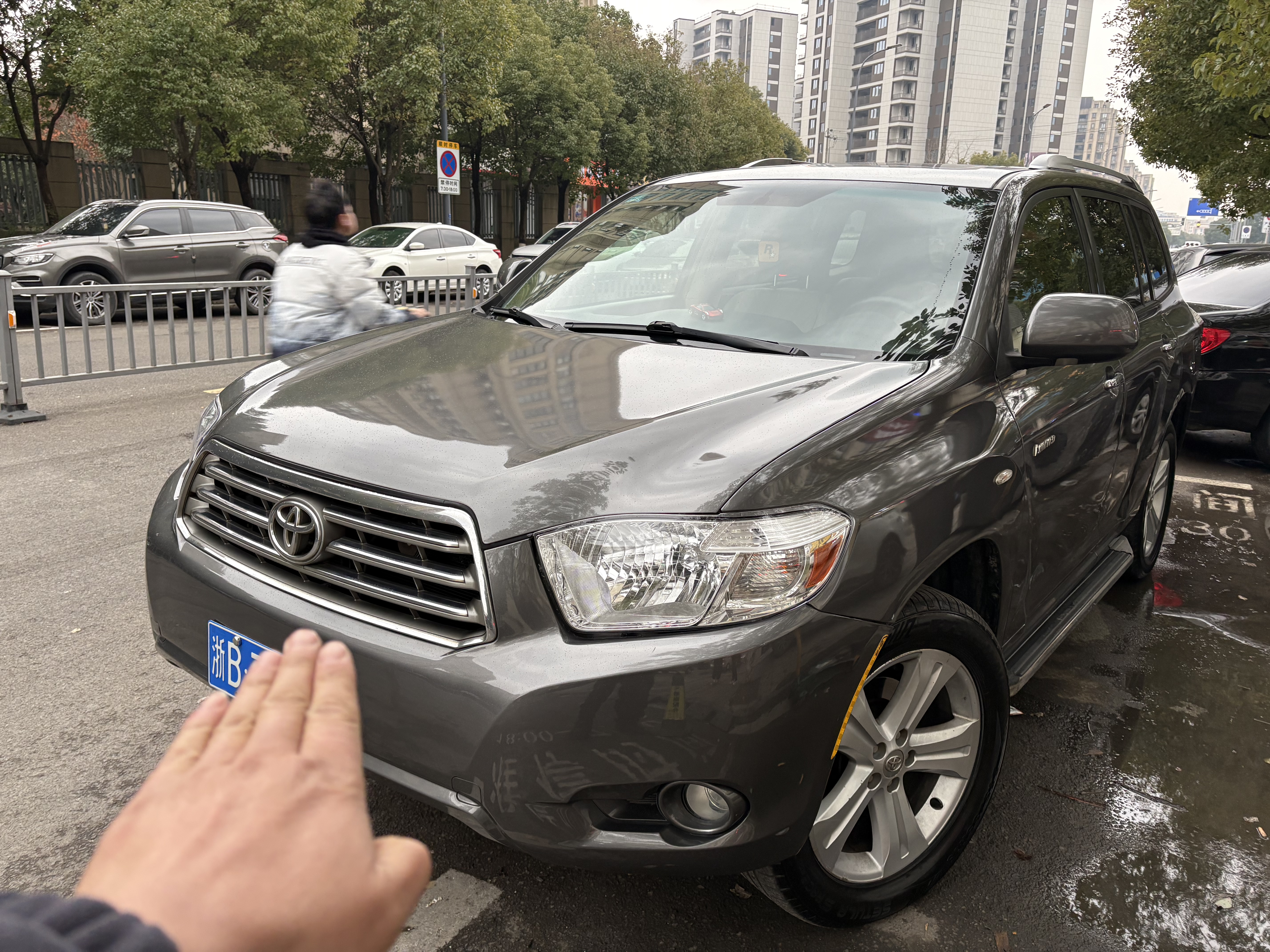 汉兰达 2009款 2.7L两驱7座至尊版 汽油 FOB宁波，最小起订量：3-4 件（一个40 英尺高柜集装箱）（可混合包装），二手车