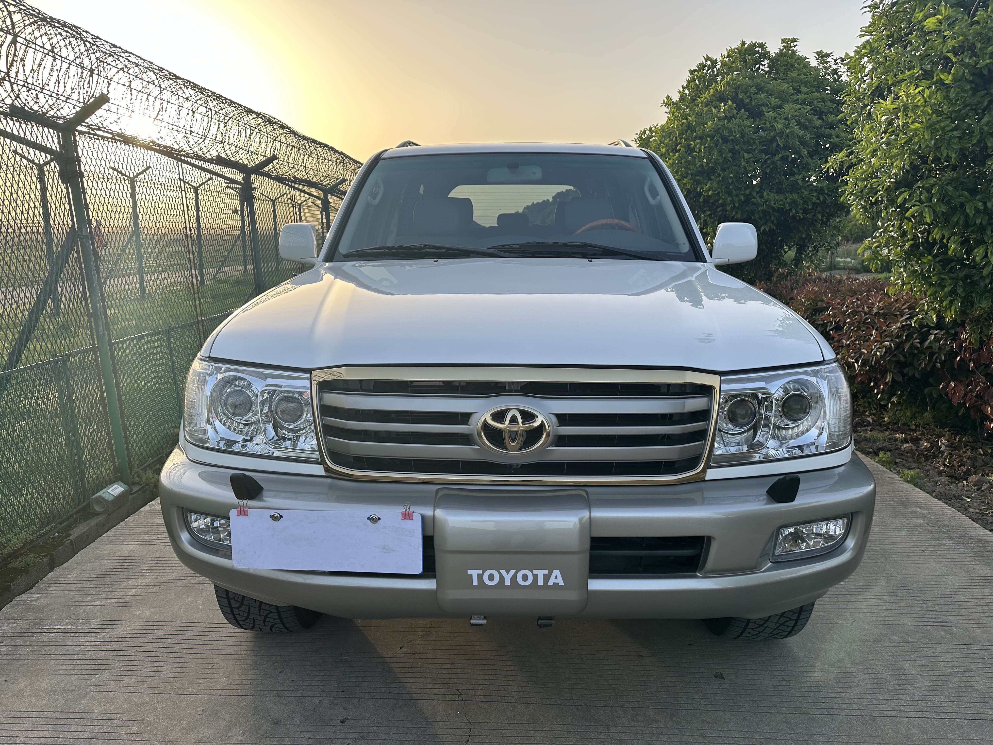 兰德酷路泽 2005款 4.7L自动VX-R豪华DVD版 汽油 FOB宁波，最小起订量：3-4 件（一个40 英尺高柜集装箱）（可混合包装），二手车