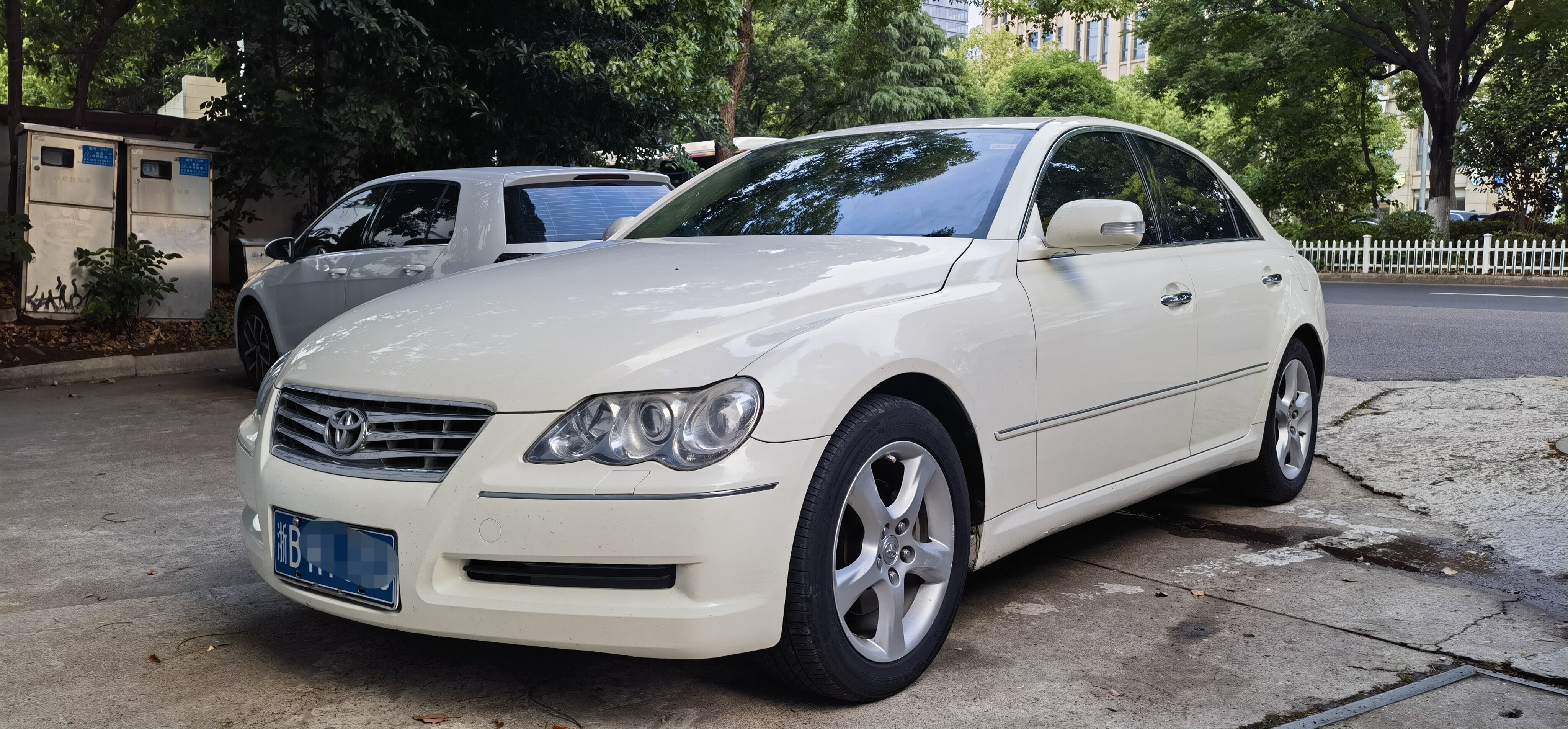 Reiz 2009 2.5S comfortable gasoline FOB Ningbo,MOQ: 3-4 PCS (1*40HQ) (Can be mixed and packed), used car