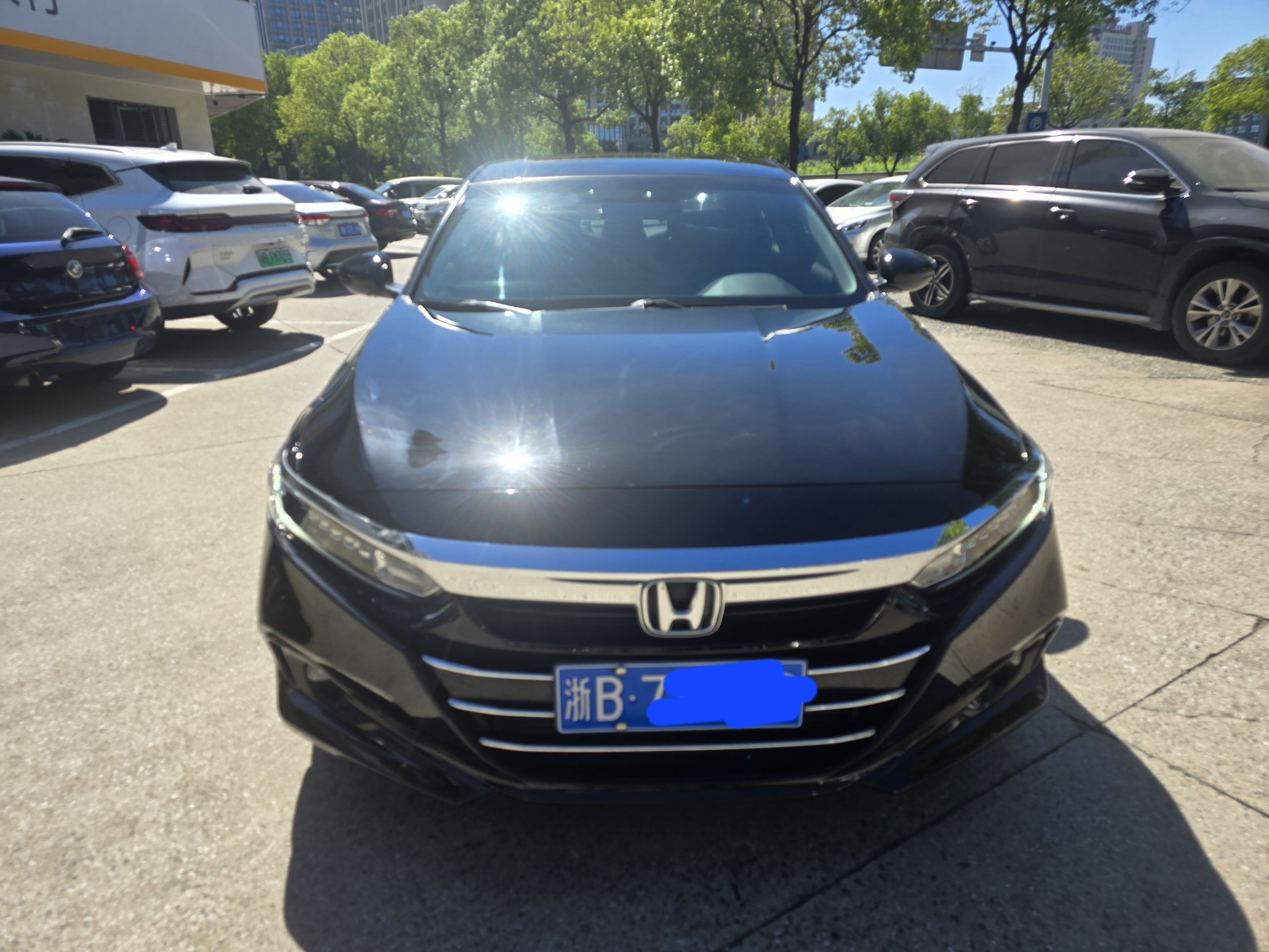 雅阁 2022款 260TURBO豪华版 汽油 FOB宁波，最小起订量：3-4 件（一个40 英尺高柜集装箱）（可混合包装），二手车