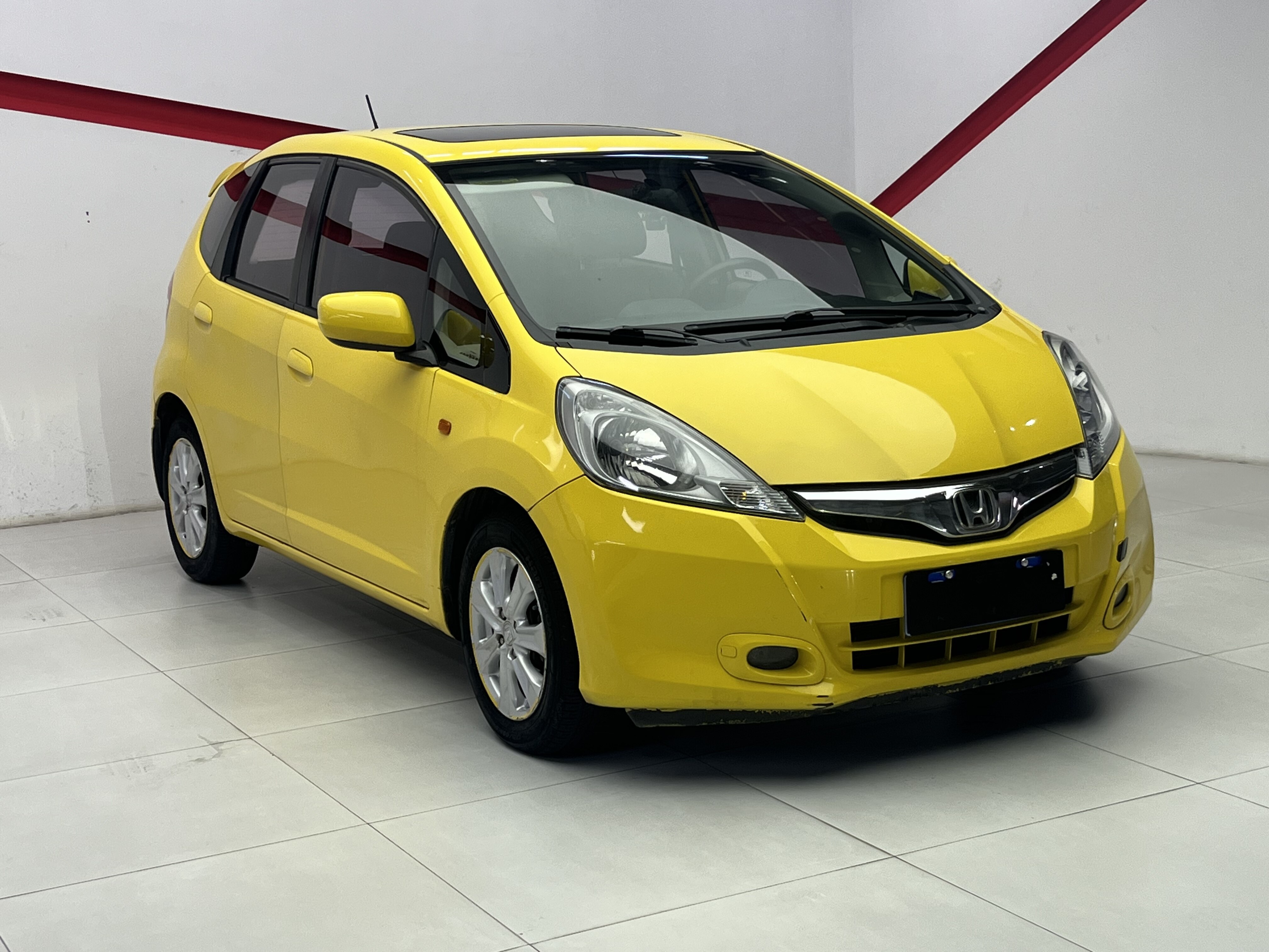 飞度 2011款 1.5L 自动豪华版 汽油 FOB宁波，最小起订量：3-4 件（一个40 英尺高柜集装箱）（可混合包装），二手车