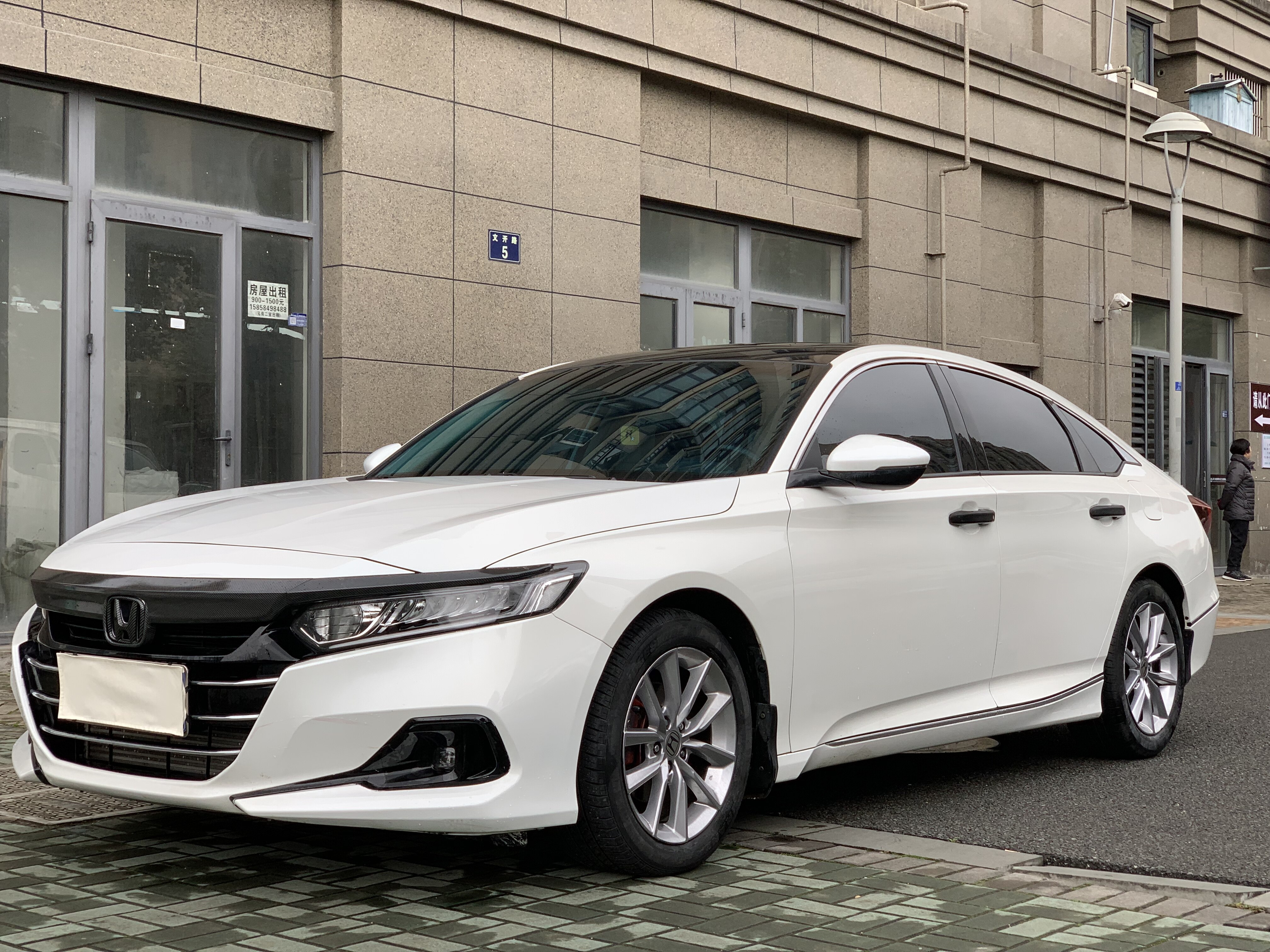 雅阁 2022款 260TURBO豪华版 汽油 FOB宁波，最小起订量：3-4 件（一个40 英尺高柜集装箱）（可混合包装），二手车