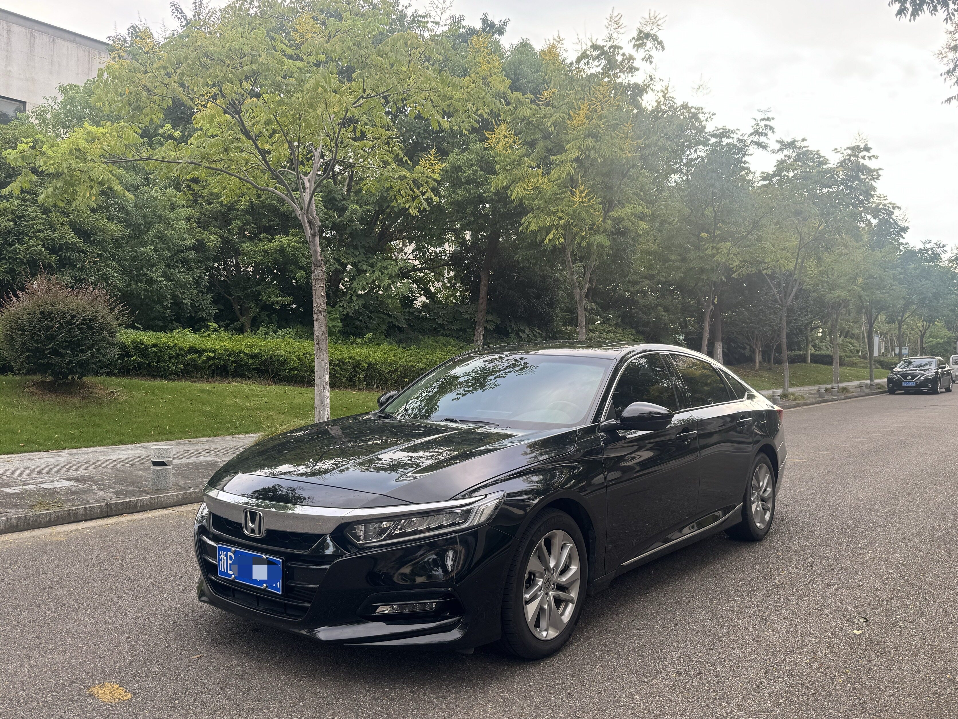 雅阁 2021款 260TURBO豪华·星空限量版 汽油 FOB宁波，最小起订量：3-4 件（一个40 英尺高柜集装箱）（可混合包装），二手车