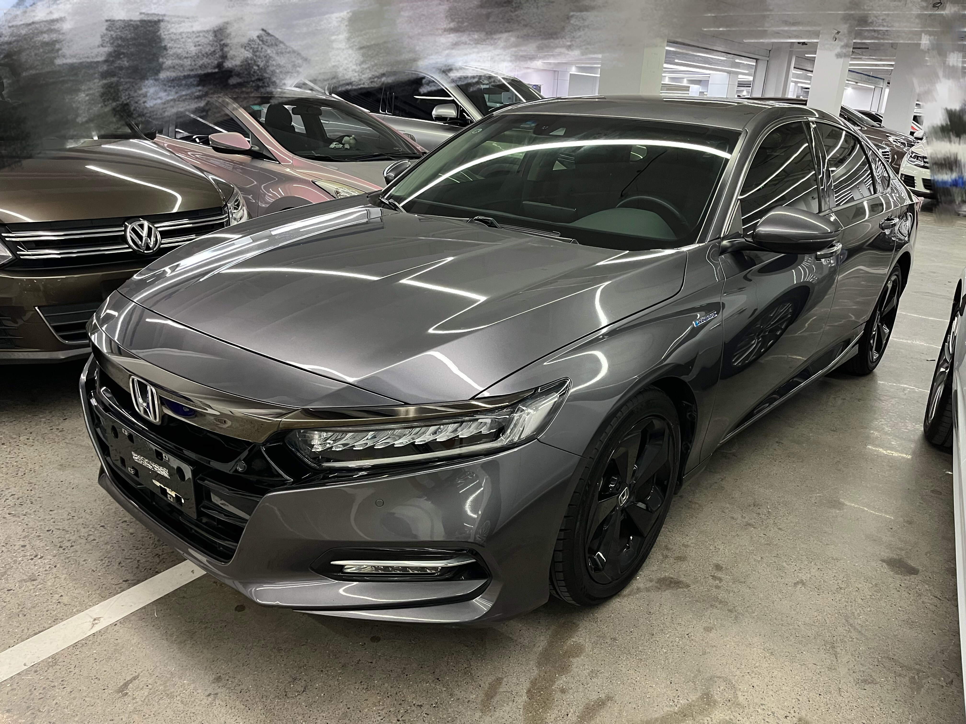 雅阁 2021款 锐·混动2.0L 锐智·星空限量版 油电混合 FOB宁波，最小起订量：3-4 件（一个40 英尺高柜集装箱）（可混合包装），二手车