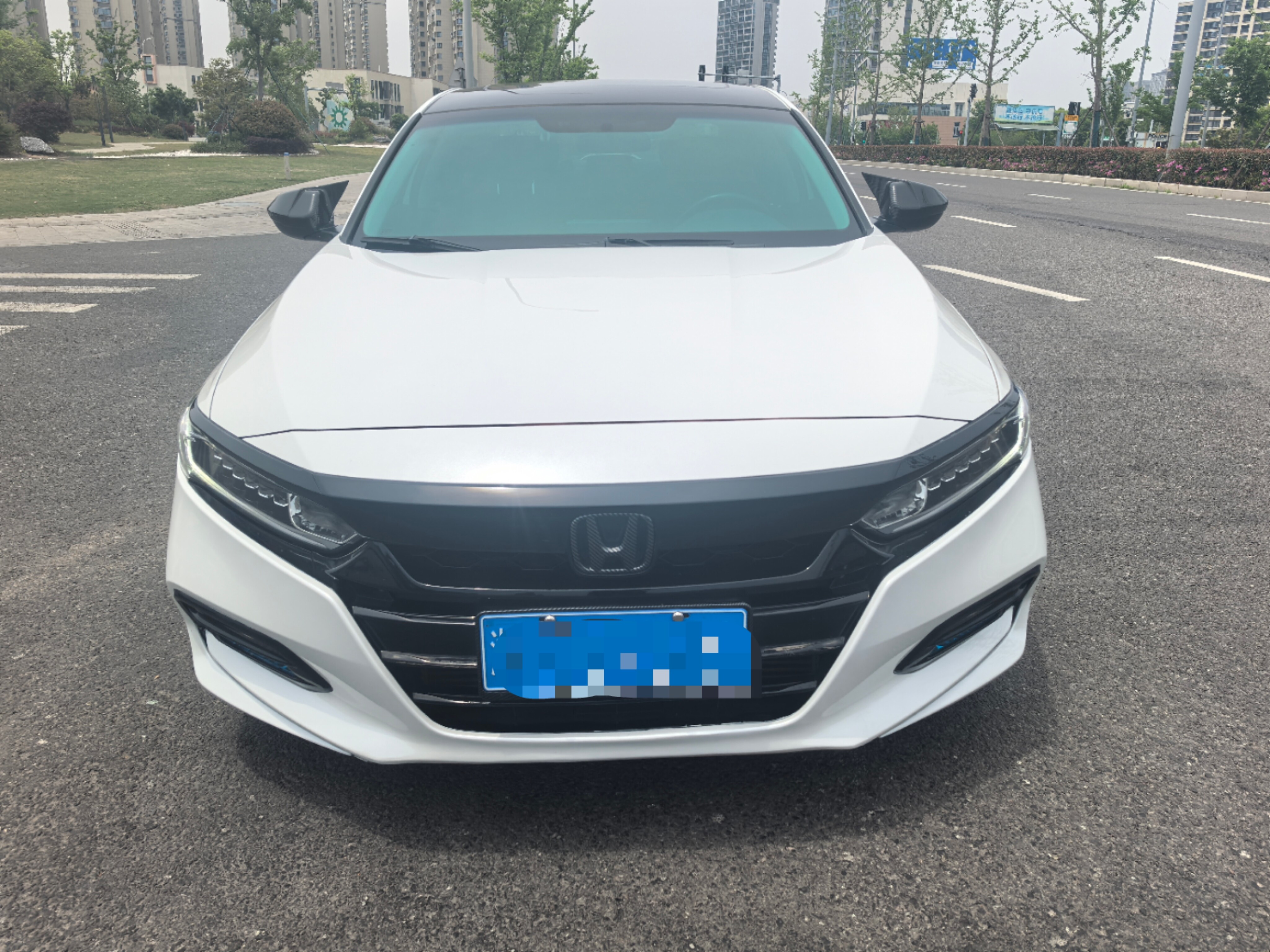 Accord 2018 model 260turbo luxury edition National V gasoline FOB Ningbo,MOQ: 3-4 PCS (1*40HQ) (Can be mixed and packed), used car