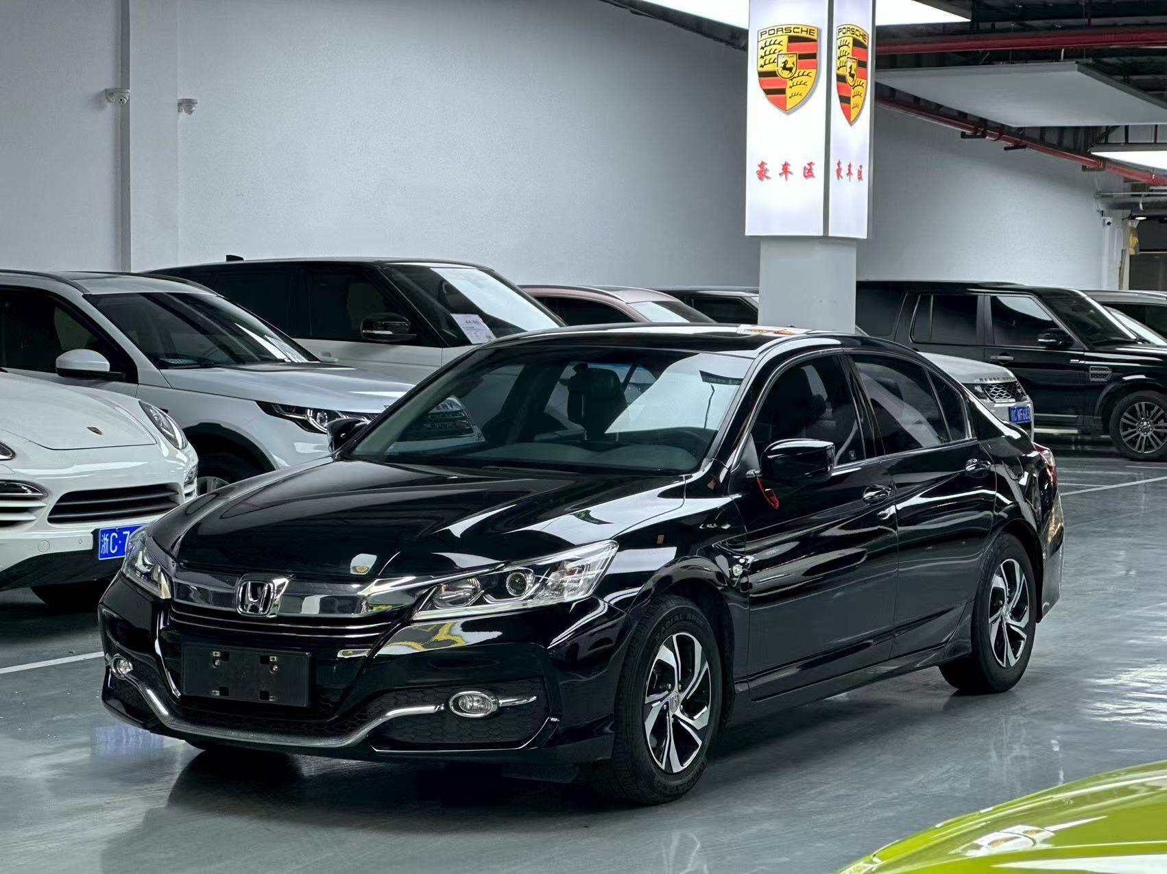 雅阁 2016款 2.0L 舒适版 汽油 FOB宁波，最小起订量：3-4 件（一个40 英尺高柜集装箱）（可混合包装），二手车