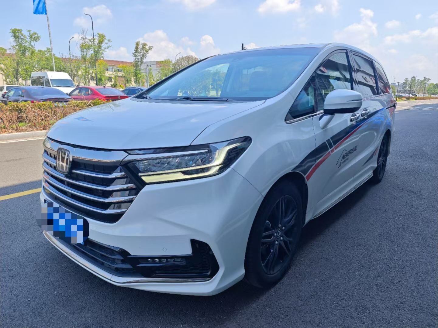 奥德赛 2022款 2.0L e:HEV 锐·至尊版 油电混合 FOB宁波，最小起订量：3-4 件（一个40 英尺高柜集装箱）（可混合包装），二手车