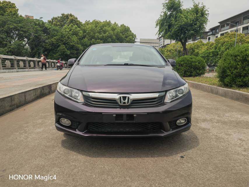 Civic 2013 10th Anniversary 1.8L Автоматическая комфортная версия бензина FOB Ningbo, минимальный объем заказа: 3-4 шт (один 40-футовый высокий контейнер) (смешиваемая упаковка), подержанный автомобиль