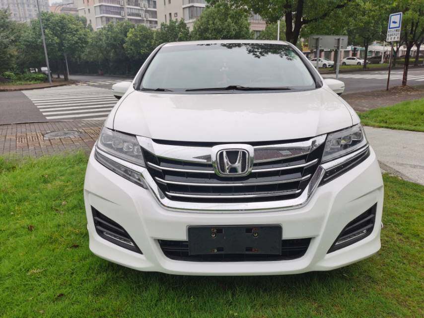 艾力绅 2016款 2.4L 豪华版 汽油 FOB宁波，最小起订量：3-4 件（一个40 英尺高柜集装箱）（可混合包装），二手车