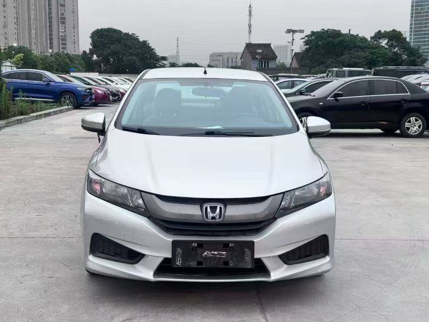 锋范 2015款 1.5L 手动舒适版 汽油 FOB宁波，最小起订量：3-4 件（一个40 英尺高柜集装箱）（可混合包装），二手车