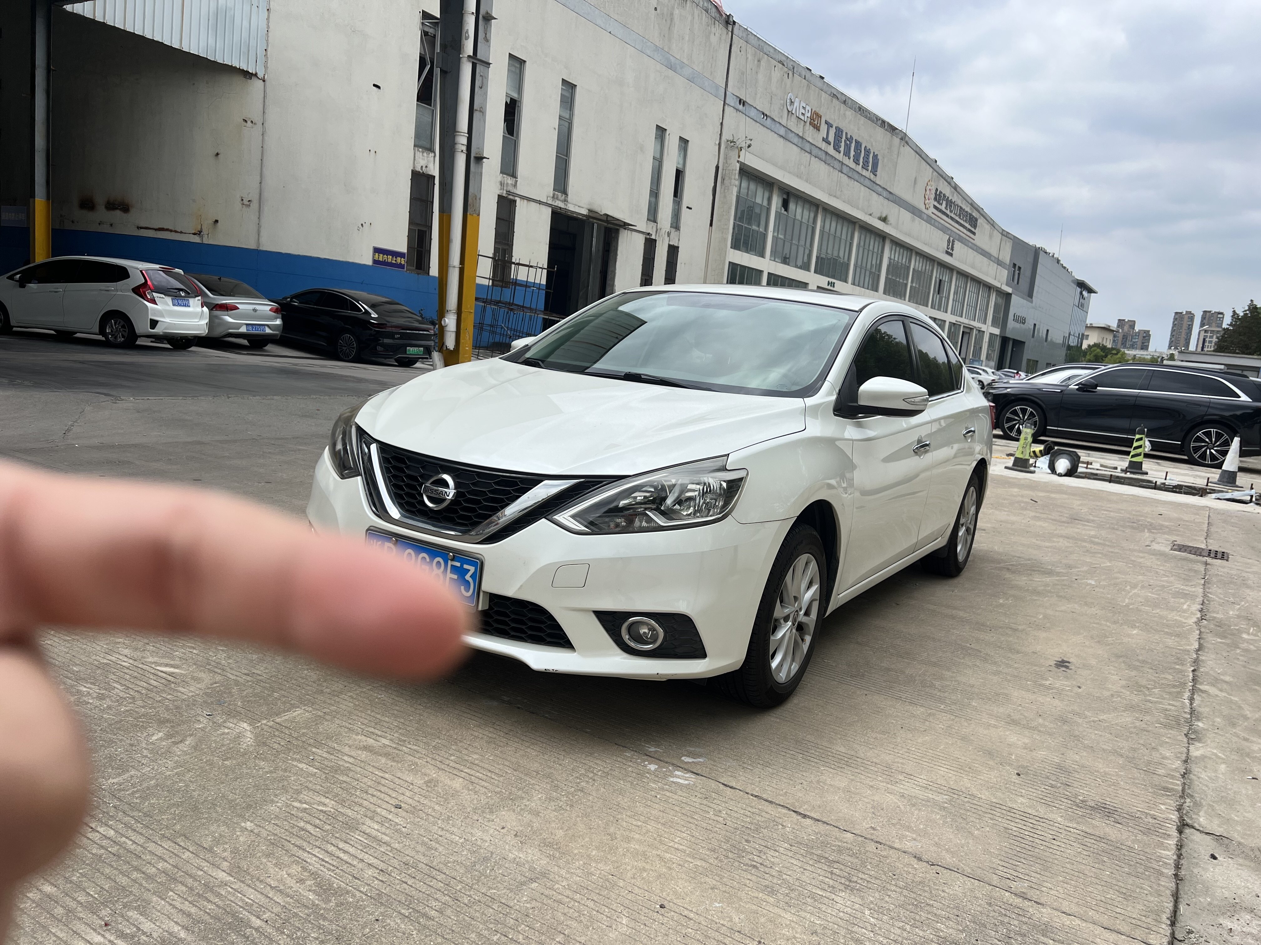 轩逸 2016款 1.6XL CVT尊享版 汽油 FOB宁波，最小起订量：3-4 件（一个40 英尺高柜集装箱）（可混合包装），二手车