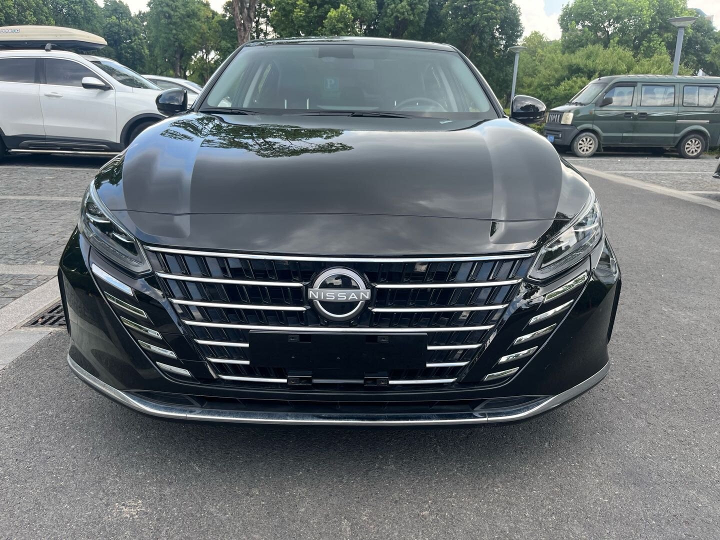 天籁 2024款 2.0L SV 黑金版 汽油 FOB宁波，最小起订量：3-4 件（一个40 英尺高柜集装箱）（可混合包装），二手车