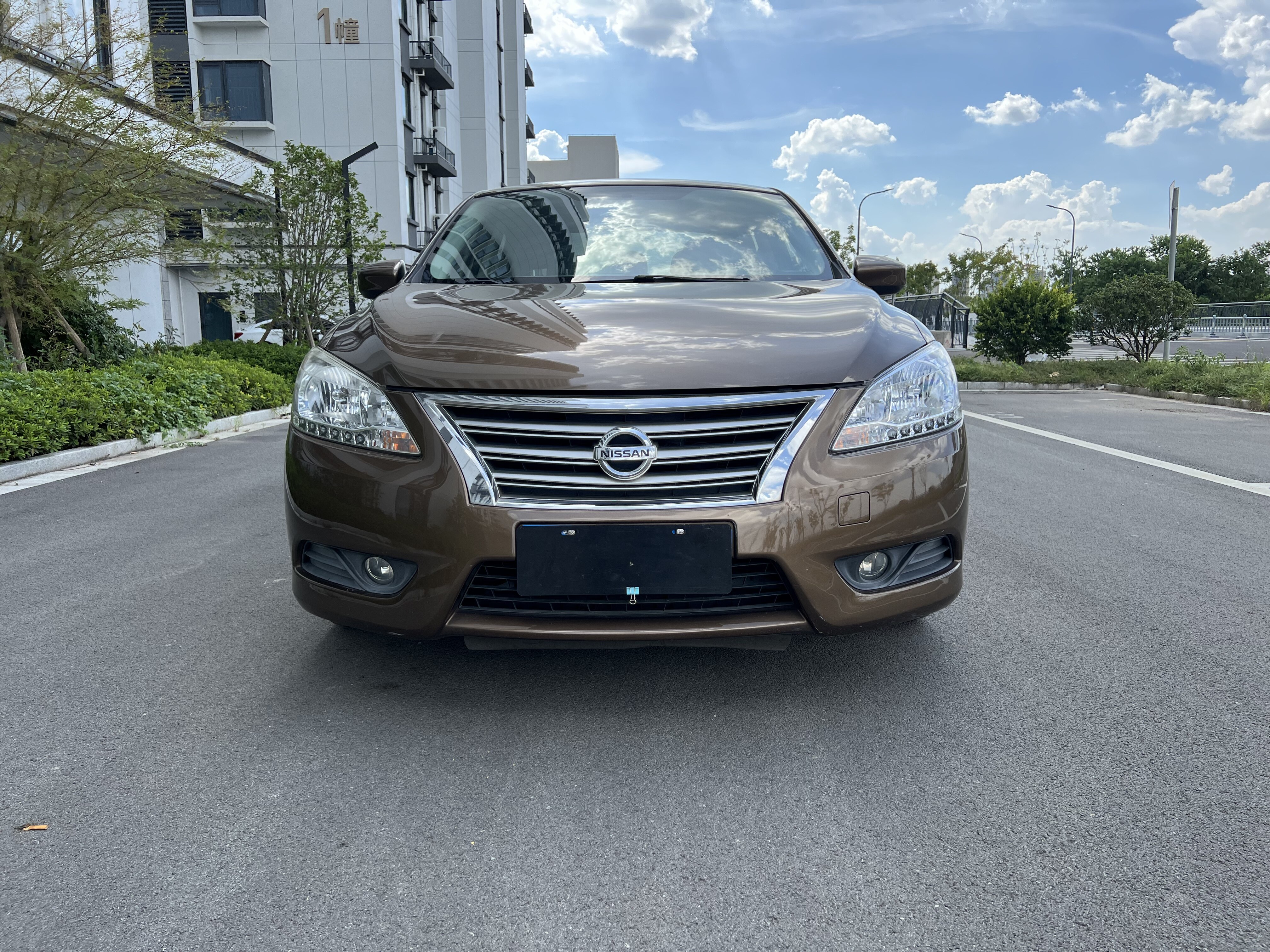 Sylphy 2014 1.6XV CVT эксклюзивная версия бензинового FOB Ningbo, минимальный объем заказа: 3-4 шт. (один 40-футовый высокий контейнер) (смешиваемая упаковка), подержанный автомобиль