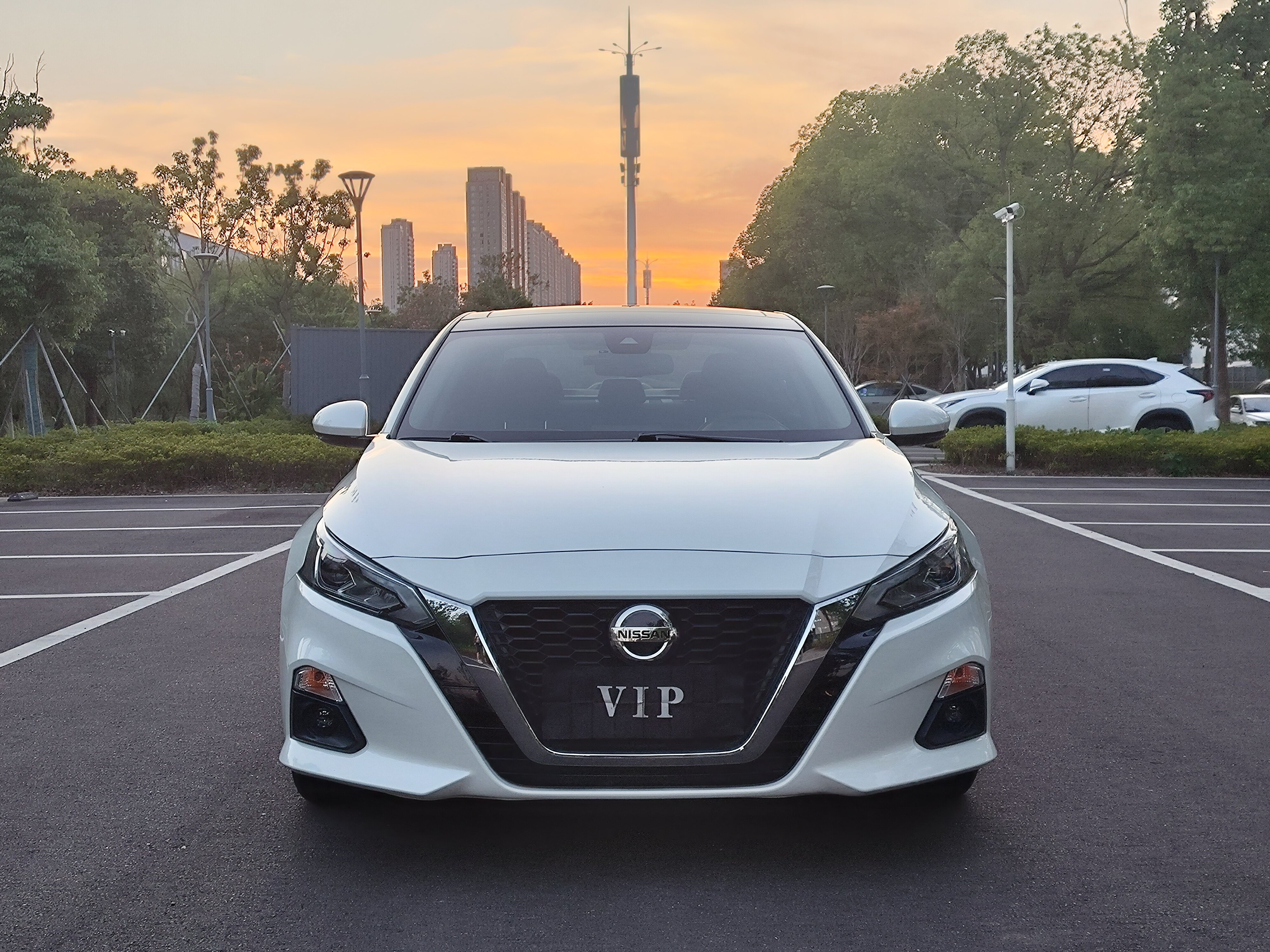 Altima 2019 2.0L XL Upper smart line gasoline FOB Ningbo,MOQ: 3-4 PCS (1*40HQ) (Can be mixed and packed), used car