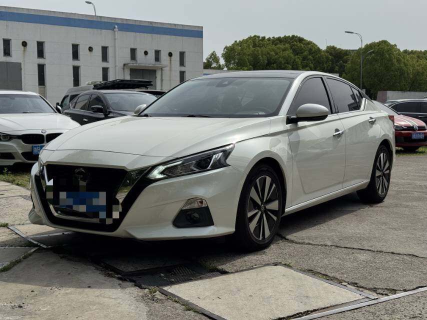 Altima 2020 2.0L XL Upper smart line gasoline FOB Ningbo,MOQ: 3-4 PCS (1*40HQ) (Can be mixed and packed), used car