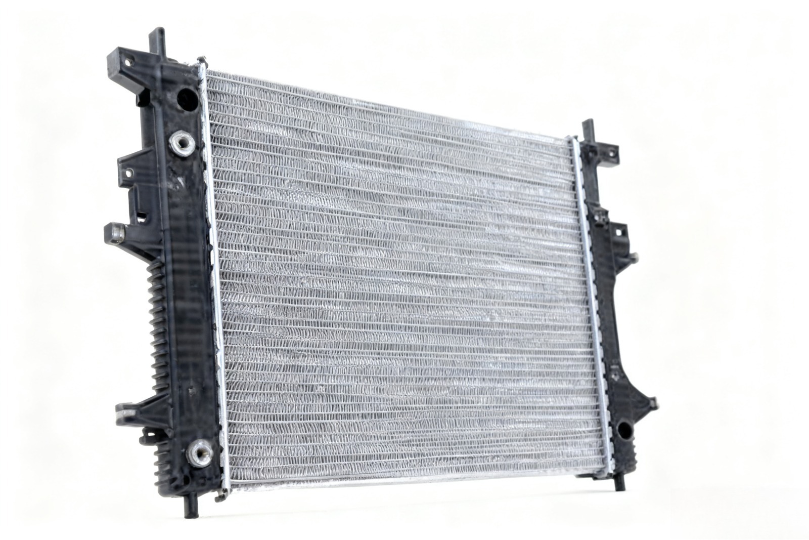 OE：302001044AA 奇瑞 Tiggo 8 Pro 发动机冷却散热器