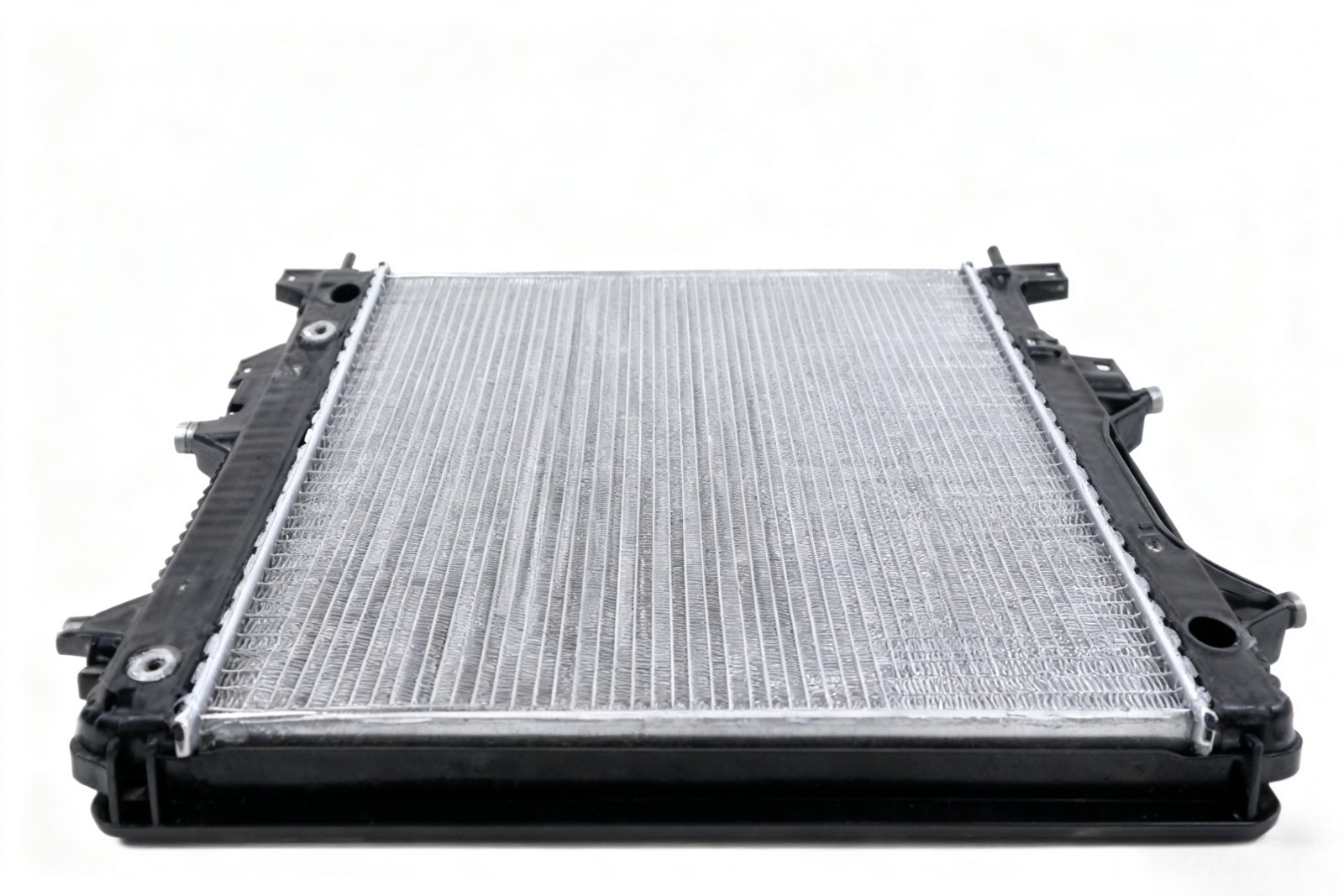 OE：302001044AA 奇瑞 Tiggo 8 Pro 发动机冷却散热器