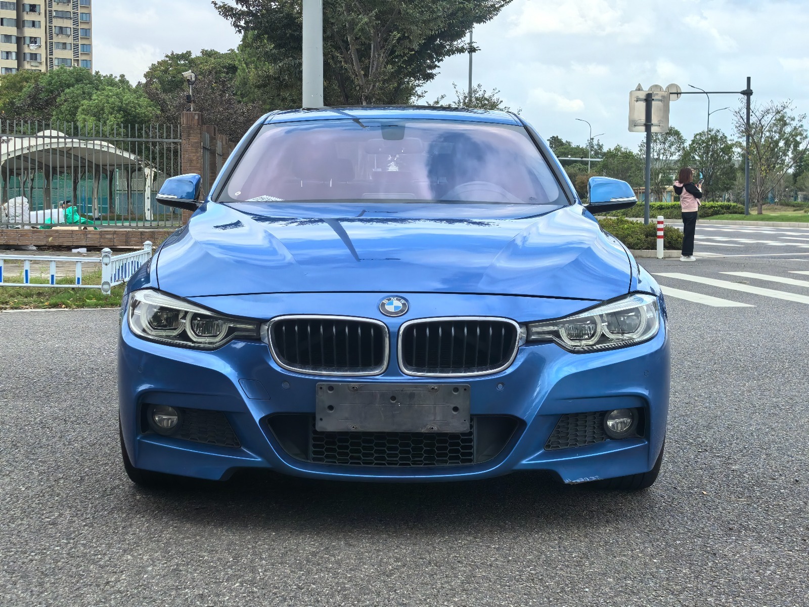 宝马3系 2017款 宝马320i M运动型,汽油，FOB宁波，最小起订量：3-4-件（一个40-英尺高柜集装箱）（可混合包装），二手车,表显里程：11.00万公里首次上牌时间：2017年06月