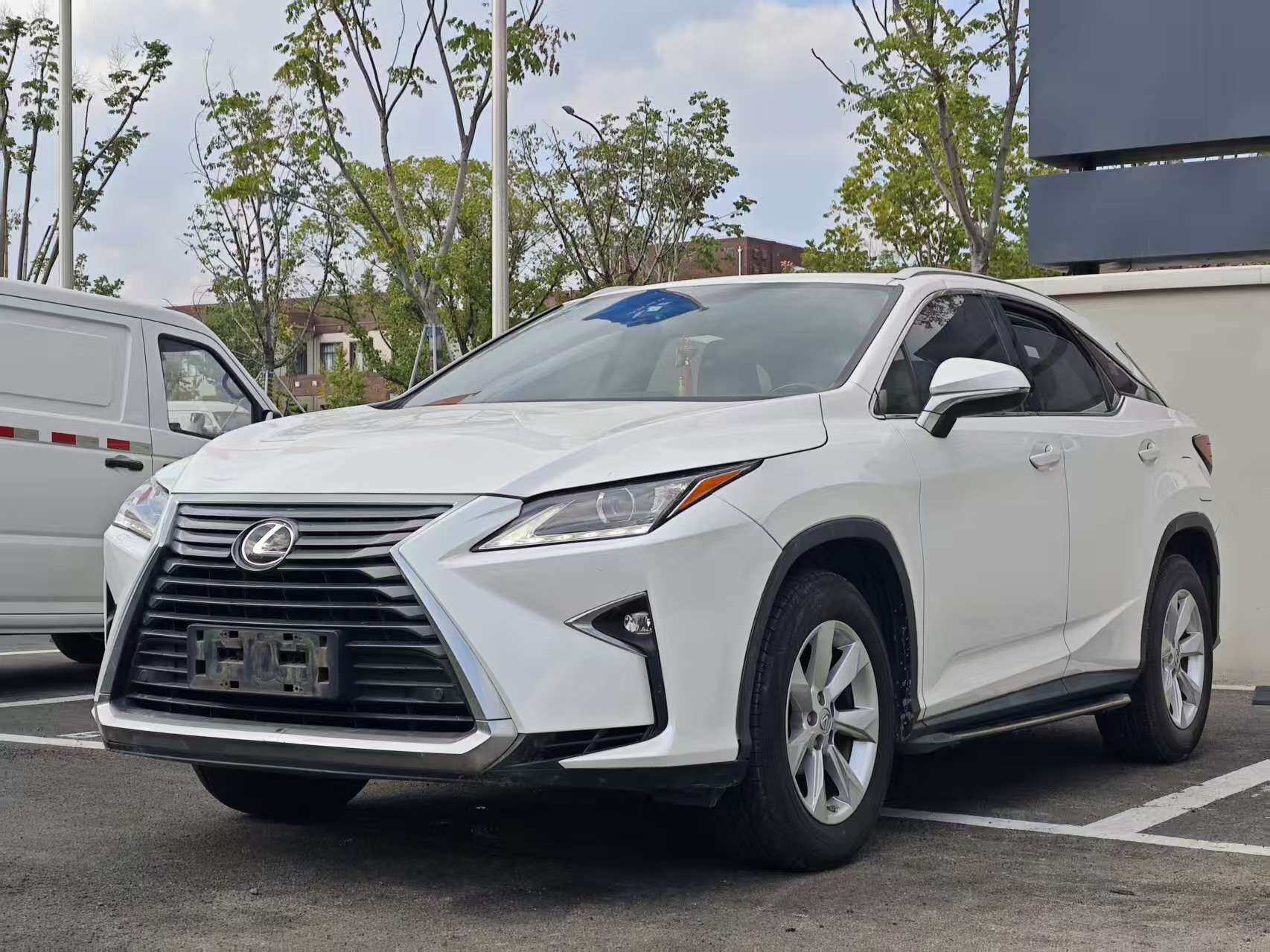 雷克萨斯RX 2016款 300两驱精英版 国V 汽油 FOB宁波，最小起订量：3-4 件（一个40 英尺高柜集装箱）（可混合包装），二手车