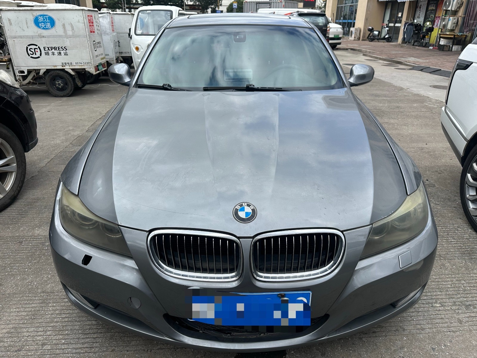 BMW 3 Series 2009 BMW 325i Модная модель, Бензин, FOB Ningbo, Минимальный объем заказа: 3-4-шт (один 40-футовый контейнер с высоким шкафом) (смешиваемый пакет), подержанный автомобиль, часы показывают пробег: 19 000 км Время первого лицензирования: октябрь 2009