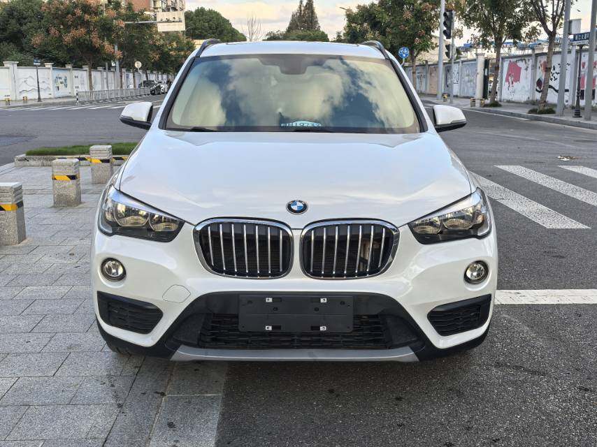 宝马X1 2019款 宝马X1 xDrive20Li 豪华型,汽油，FOB宁波，最小起订量：3-4-件（一个40-英尺高柜集装箱）（可混合包装），二手车,表显里程：10.00万公里首次上牌时间：2019年08月